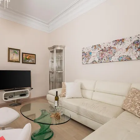 Appartamento Sokol Center *