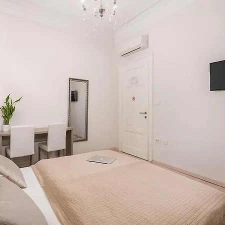 Sokol Center Apartman *