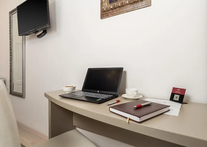 Sokol Center * أوباتيا